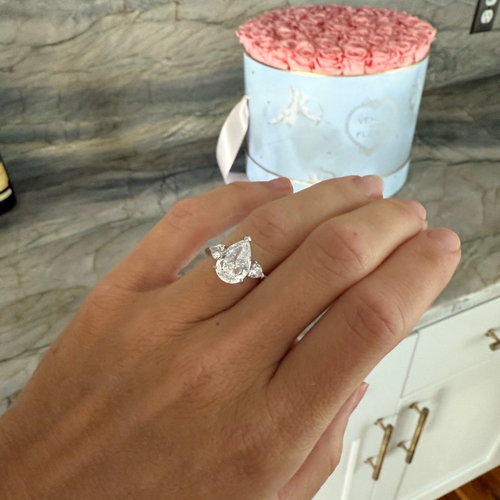 Elegant Silver Women's Ring